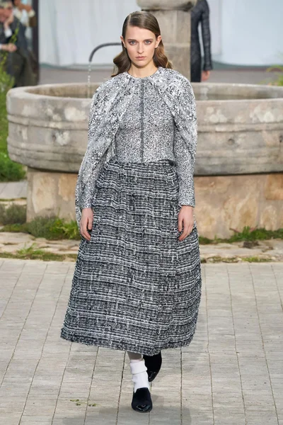 Look 13